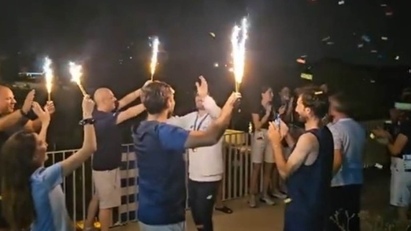 Αποθέωση και ενθουσιασμός για τον Θοδωρή Τσελίδη στο Ολυμπιακό χωριό