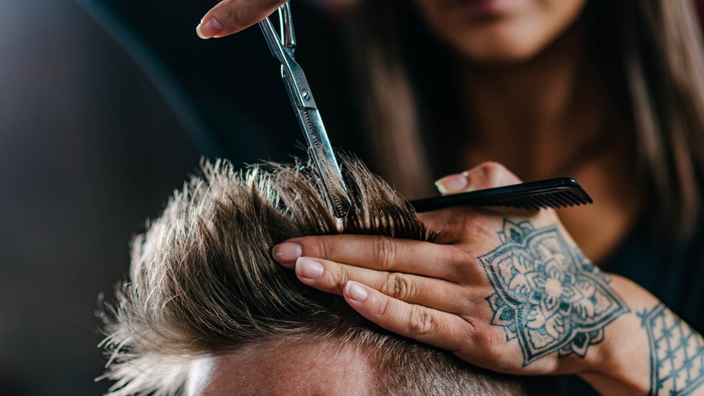 Οι φετινές τάσεις στα αντρικά κουρέματα