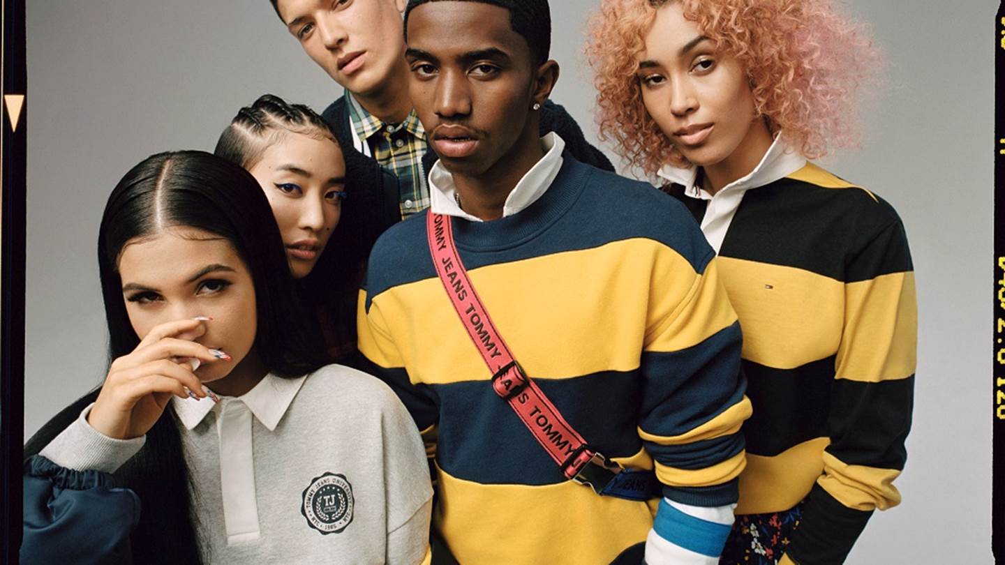 Η νέα TOMMY JEANS καμπάνια του Tommy Hilfiger είναι η γιορτή του street style