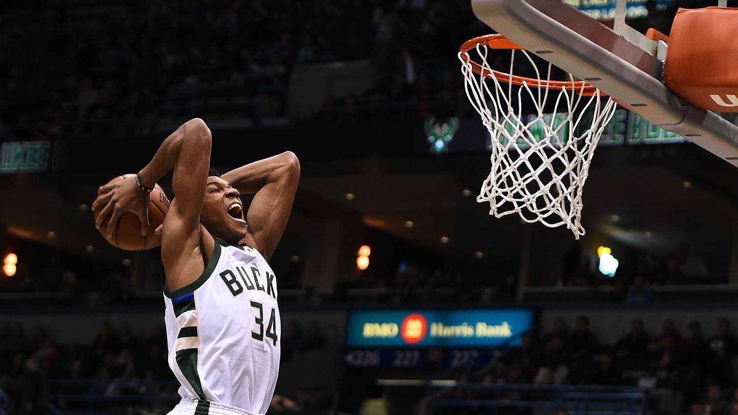 Ο Γιάννης Αντετοκούνμπο διαδηλώνει και ζητά αλλαγή