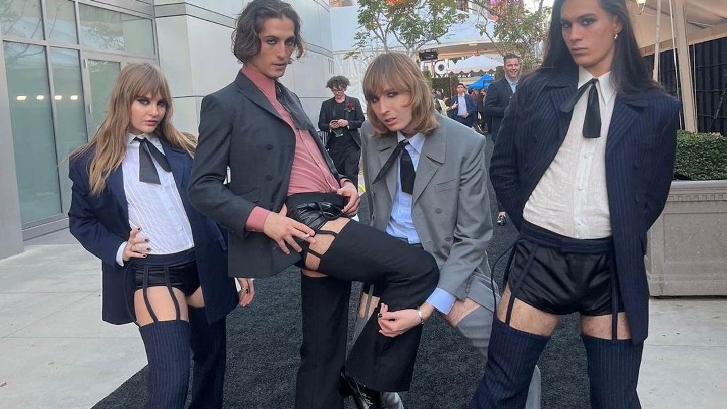 Σε άλλα νέα, οι Maneskin παντρεύτηκαν μεταξύ τους