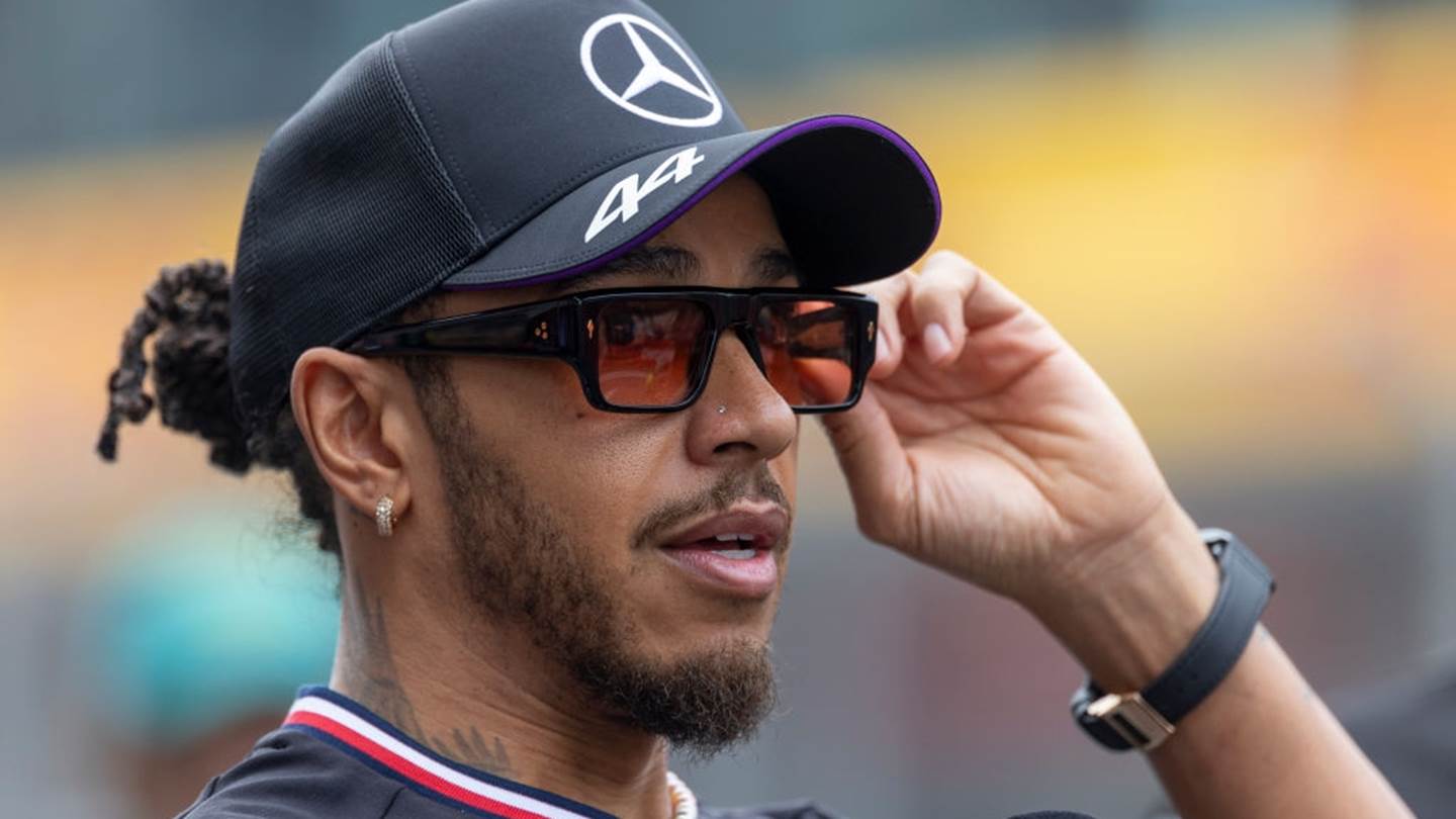 Ο Lewis Hamilton βγήκε με το μονοθέσιο στη Νέα Υόρκη