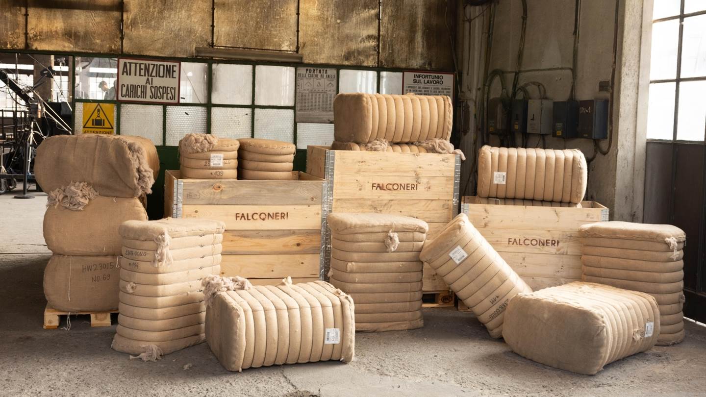 Το μεθυστικό ταξίδι του κασμίρ στο σόου της Falconeri