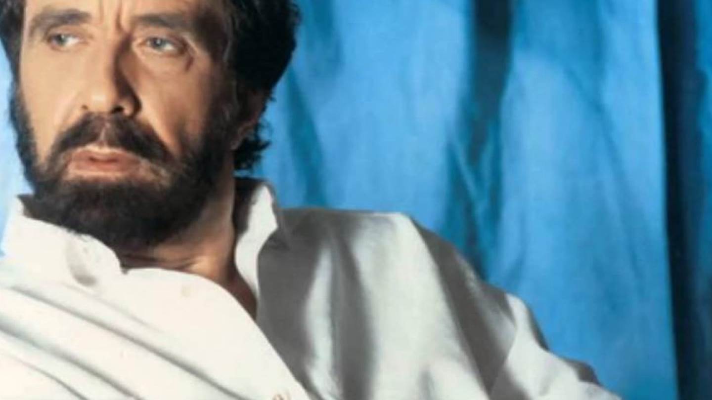 Η άγνωστη ιστορία πίσω από το πιο γνωστό τραγούδι του Αντώνη Καλογιάννη