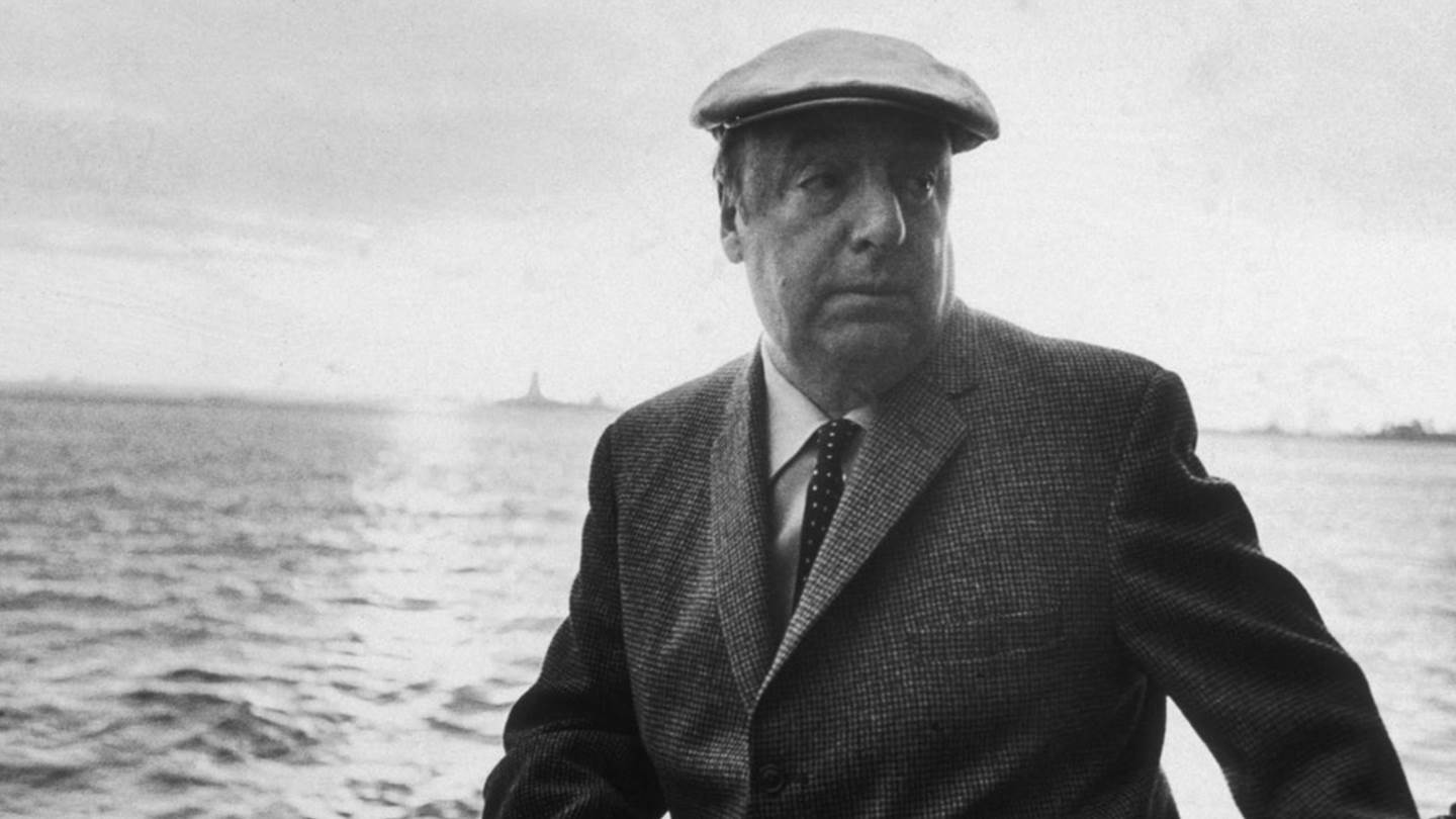 20 ατάκες του Pablo Neruda για να αμφισβητήσεις όσο θες την αγάπη και τη ζωή