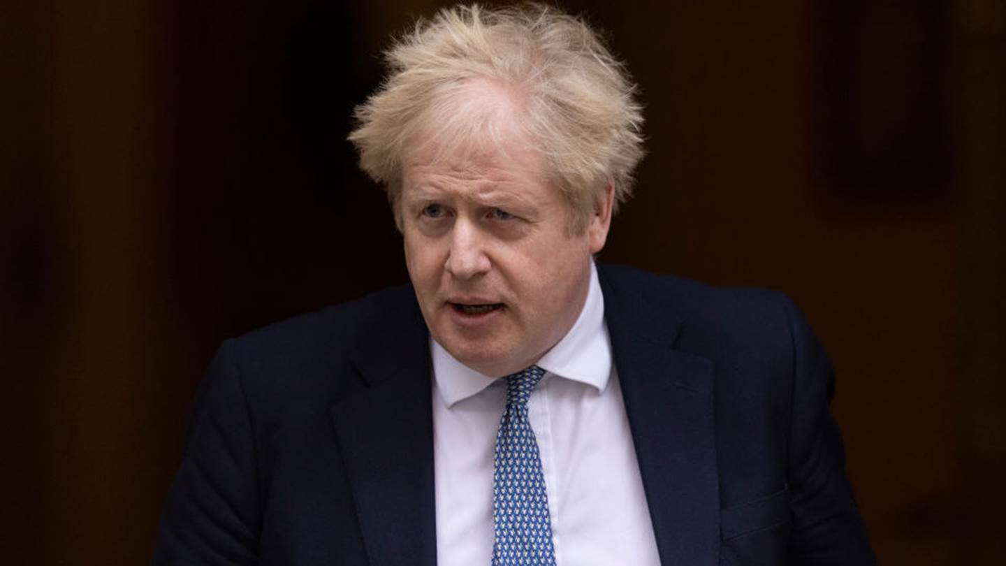 Τι δουλειά έχει ο Boris Johnson στη 2η σεζόν του Bridgerton;