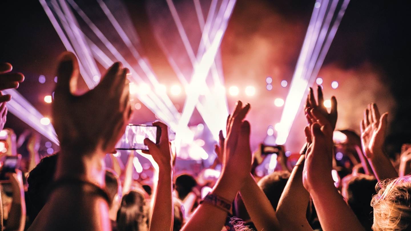 Το διάσημο -και πλήρως αποτυχημένο- Fyre Festival επιστρέφει δριμύτερο