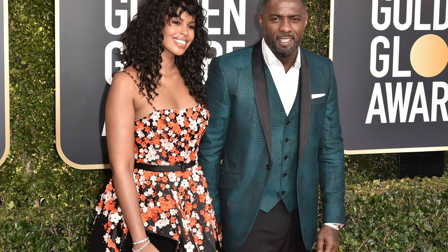 Ένα χειροκρότημα για το χρωματιστό black tie look του Idris Elba