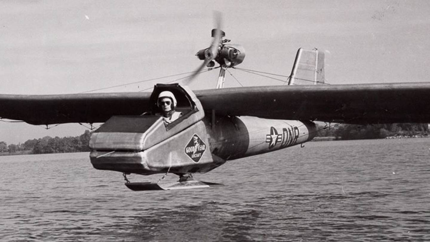 Ένα αεροπλάνο της Goodyear ήθελε φούσκωμα για να πετάξει