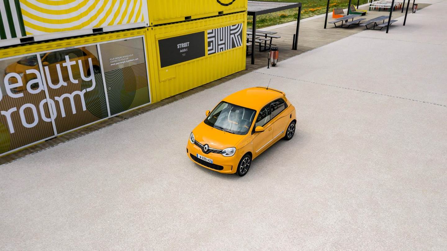 Το νέο Renault TWINGO κλείνει το μάτι στις αστικές μετακινήσεις