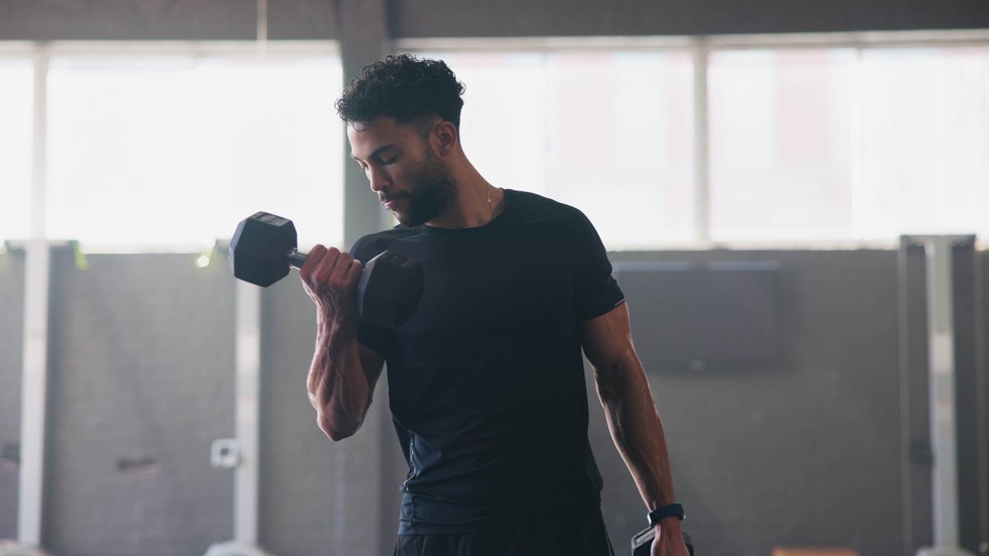 Ποιες ασκήσεις στο γυμναστήριο δεν σε βοηθάνε να χτίσεις μυς