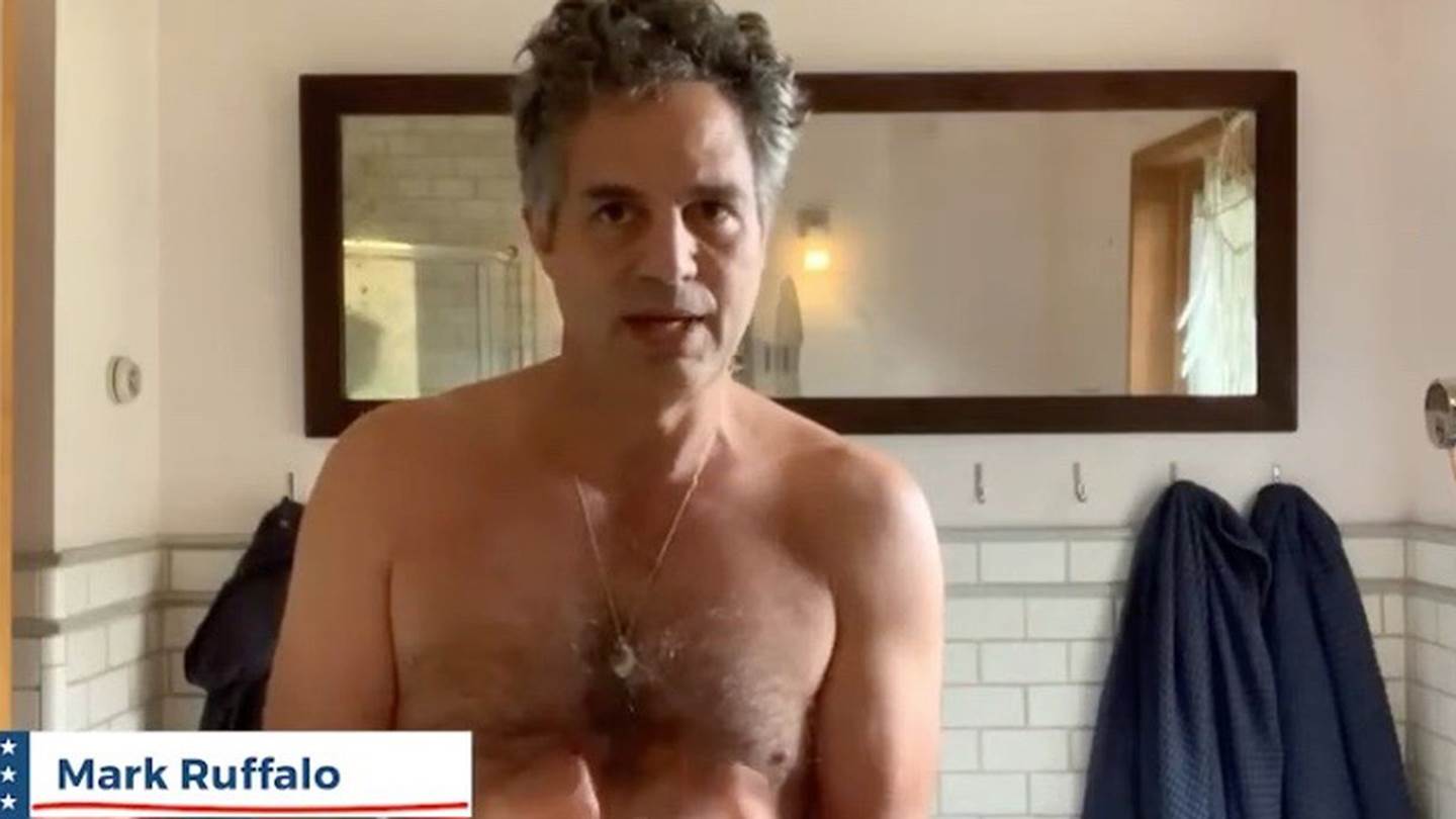 Celebrities βγαίνουν από τα ρούχα τους και εξηγούν τι σημαίνει naked ballot