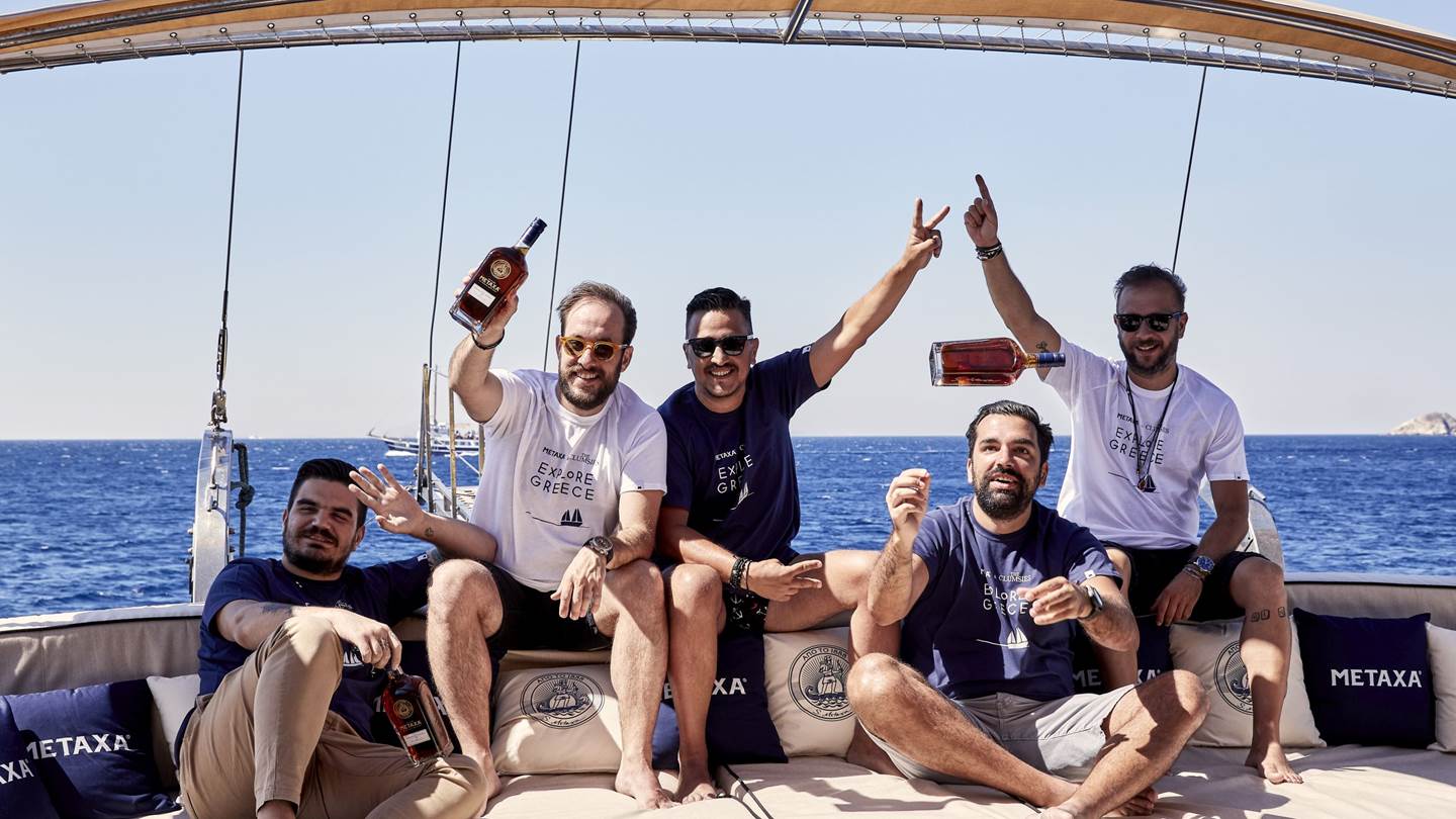 Εξερευνώντας την Κρήτη με ένα METAXA στο χέρι