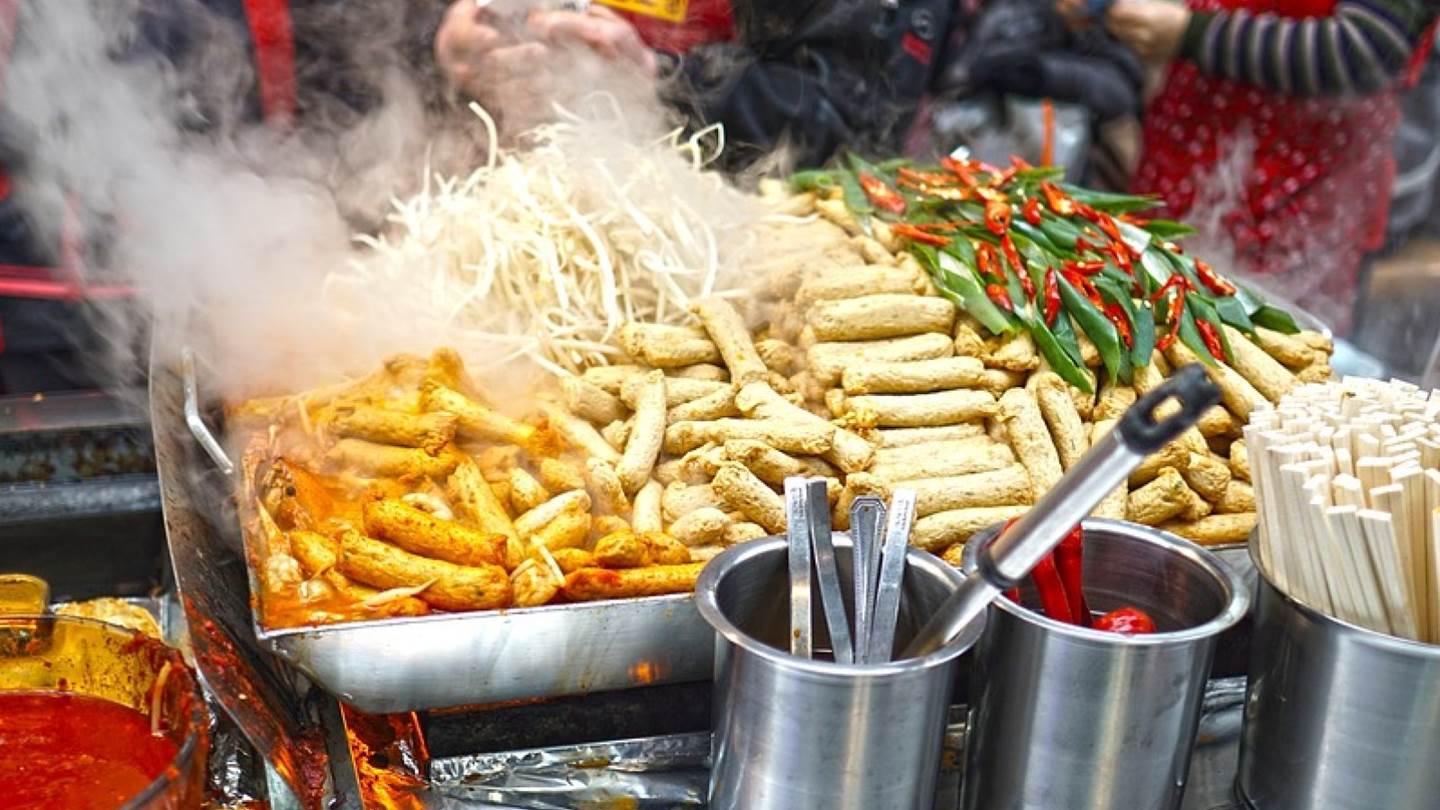 Trailer για το Street Food που ταξιδεύει στους πάγκους και τις καντίνες της Ασίας