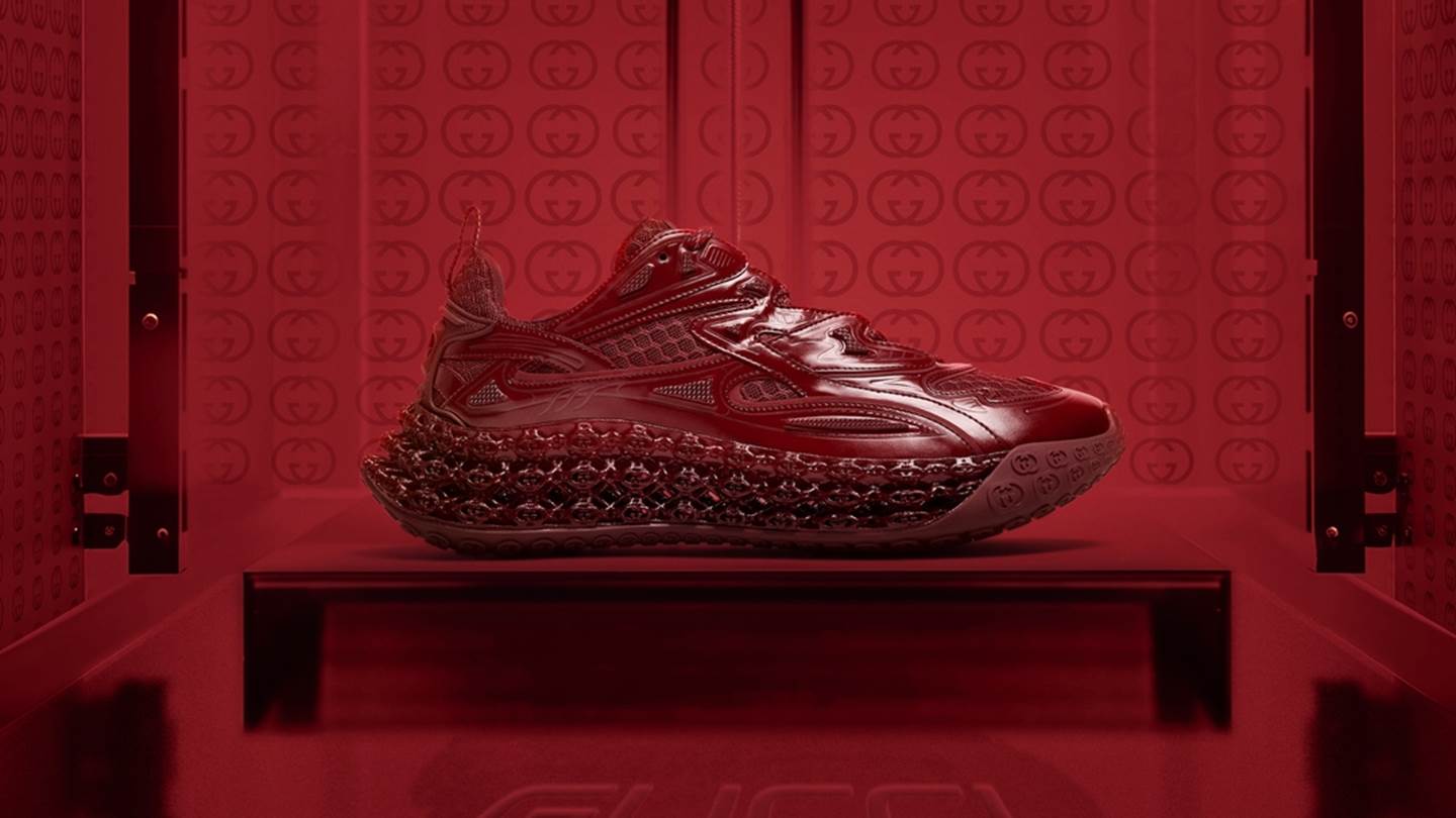 Το κατακόκκινο Cub3d sneaker της Gucci είναι το πιο εντυπωσιακό sneaker που είδαμε τελευταία