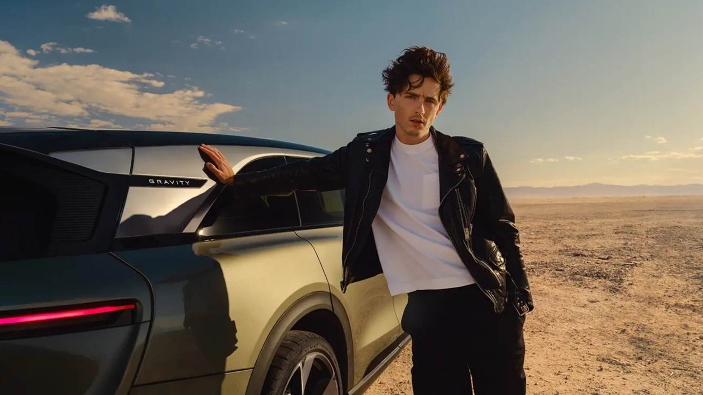 Ο Τιμοτέ Σαλαμέ έγινε brand ambassador κορυφαίας φίρμας ηλεκτρικών αυτοκινήτων