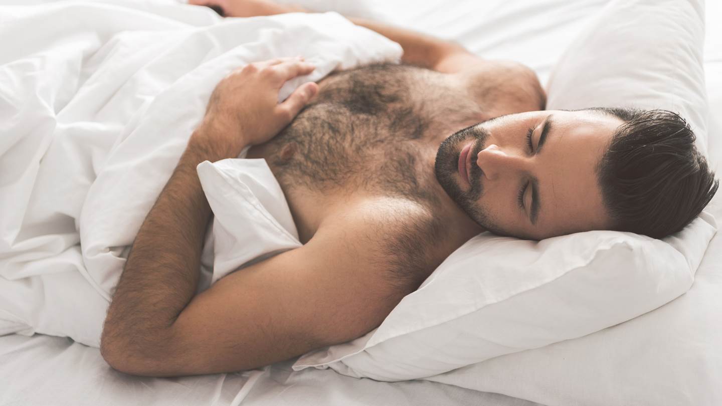 Τα πλεονεκτήματα του να κοιμάσαι χωρίς ρούχα