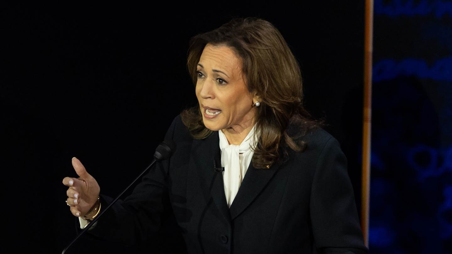 Τα σκουλαρίκια της Kamala Harris και το καλύτερο meme του debate