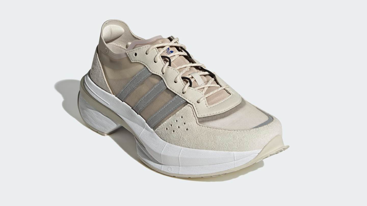 Τα νέα παπούτσια της Adidas μας δείχνουν ψηλότερους