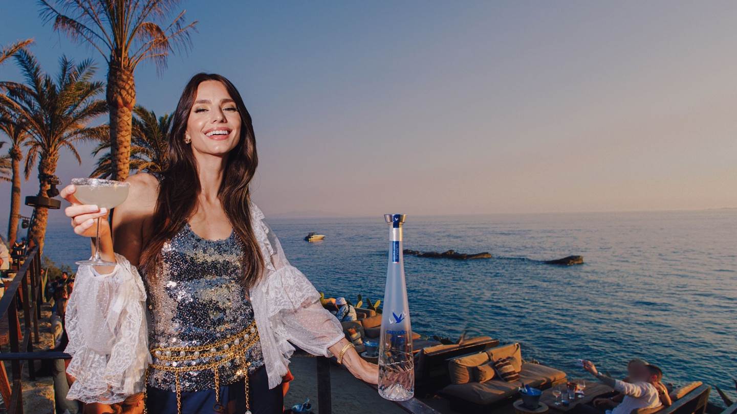 Ένα βράδυ με την Ηλιάνα Παπαγεωργίου και την ultra premium βότκα Grey Goose Altius στα πιο διάσημα club της Μυκόνου!