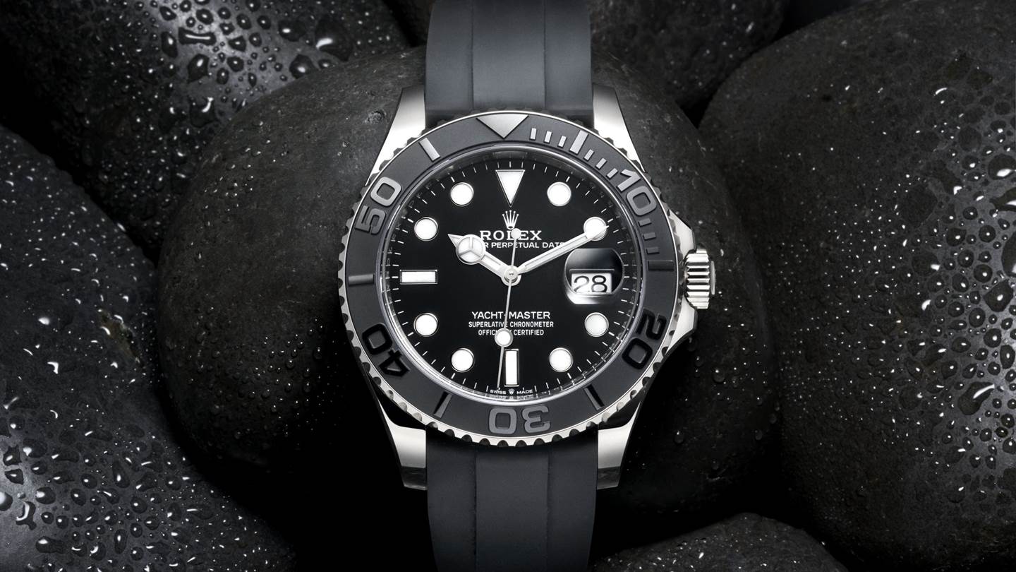 Back to black με το Yacht-Master 42 της Rolex