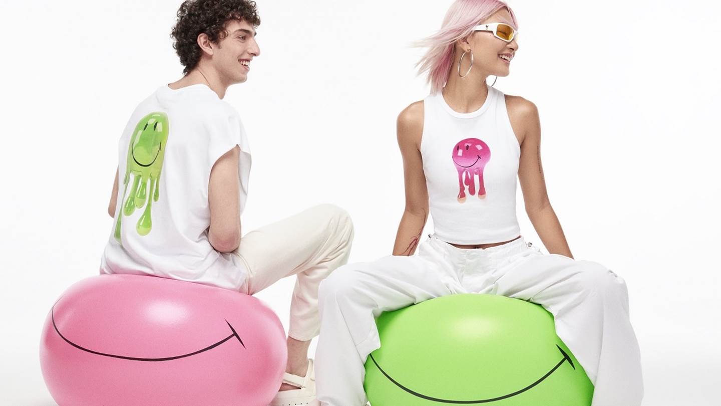 Η Bershka λανσάρει την πρώτη της κολεξιόν phygital