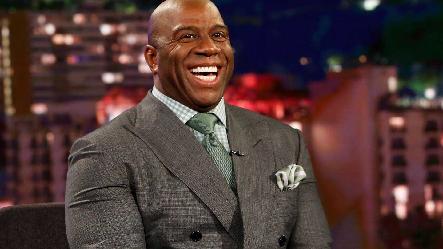 Ο Magic Johnson χρηματοδοτεί μικρές επιχειρήσεις γυναικών και μειονοτήτων