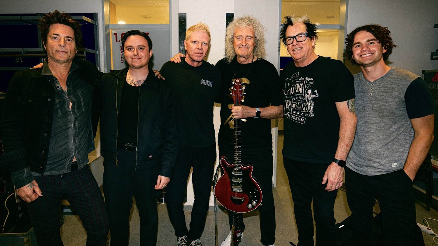 The Offspring και Brian May μαζί στη σκηνή