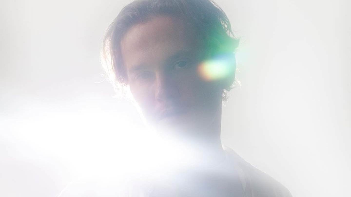 Ο David August έρχεται τον Μάιο στην Αθήνα