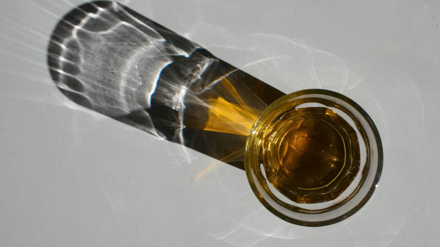 Johnnie Walker σε χάρτινα μπουκάλια από το 2021