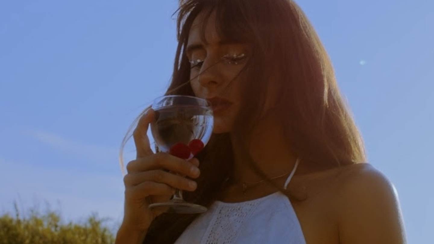 Ποια είναι η viral Cilia Katrali που γνωρίσαμε από το TikTok