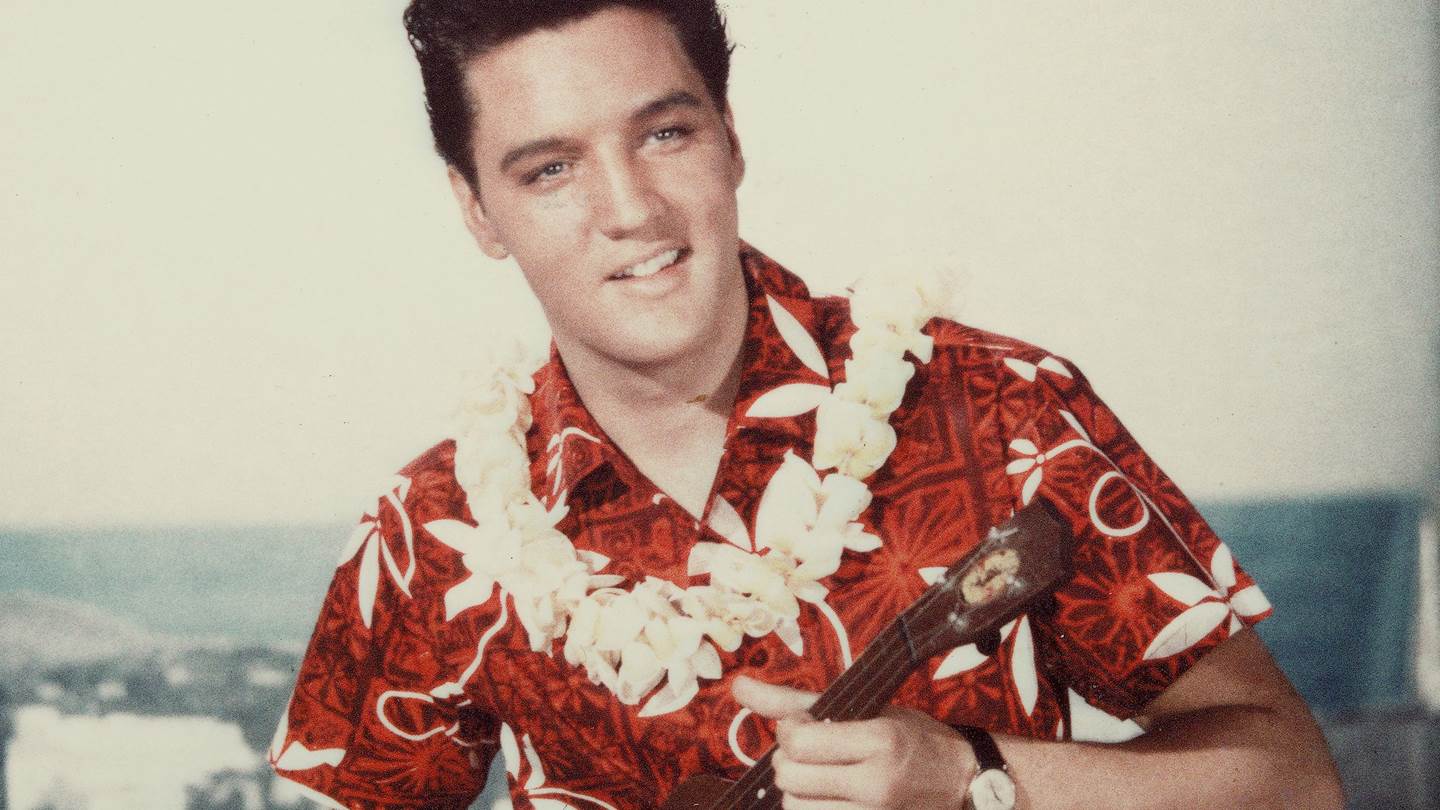 Φορώντας κοντομάνικο πουκάμισο με στυλ