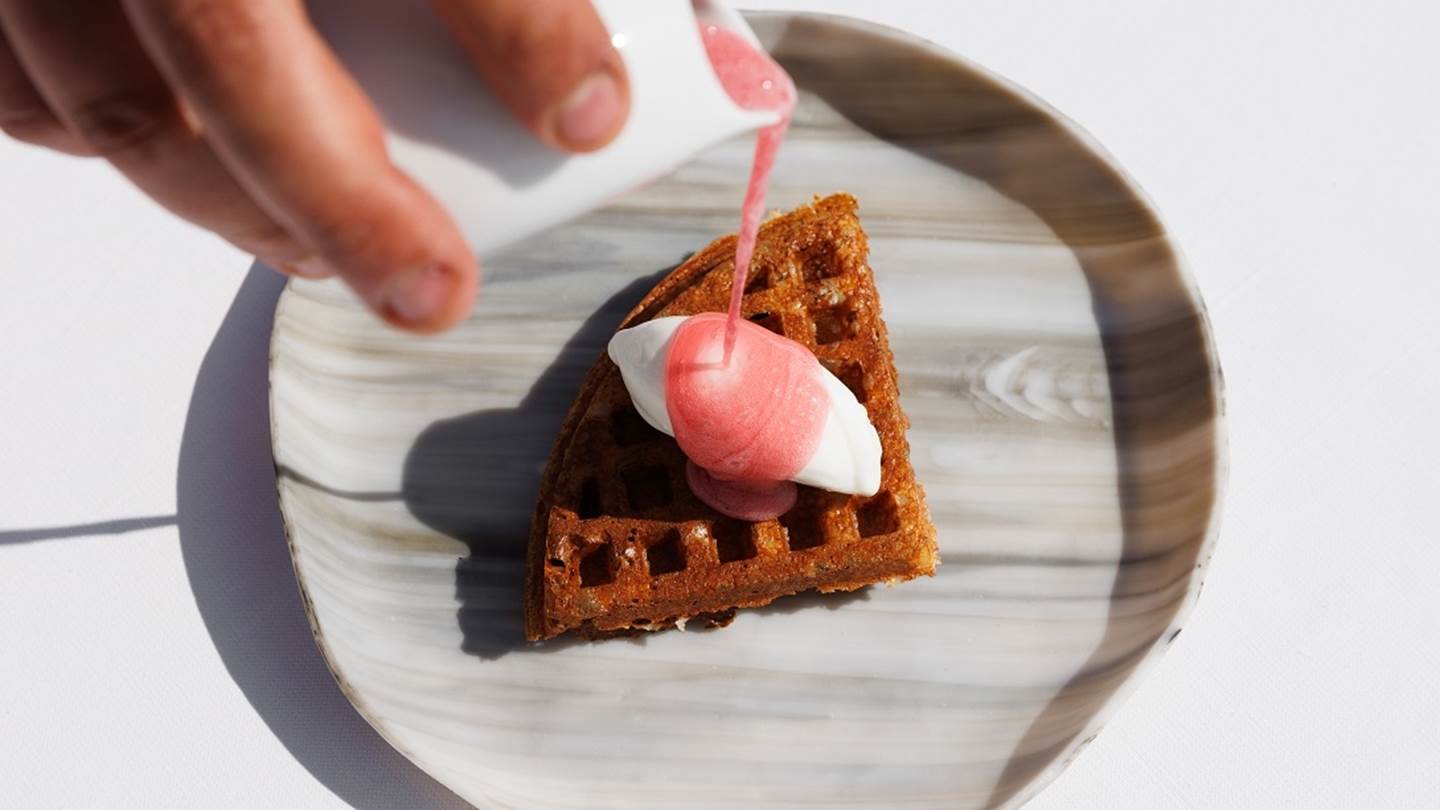 Στο Pelagos, το νέο μενού ταξιδεύει σε Σίφνο, Σαντορίνη και Νάξο