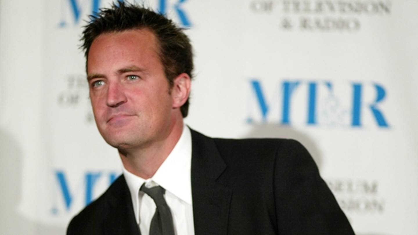 Τα 'Φιλαράκια' συνόδευσαν τον Matthew Perry στην τελευταία του κατοικία