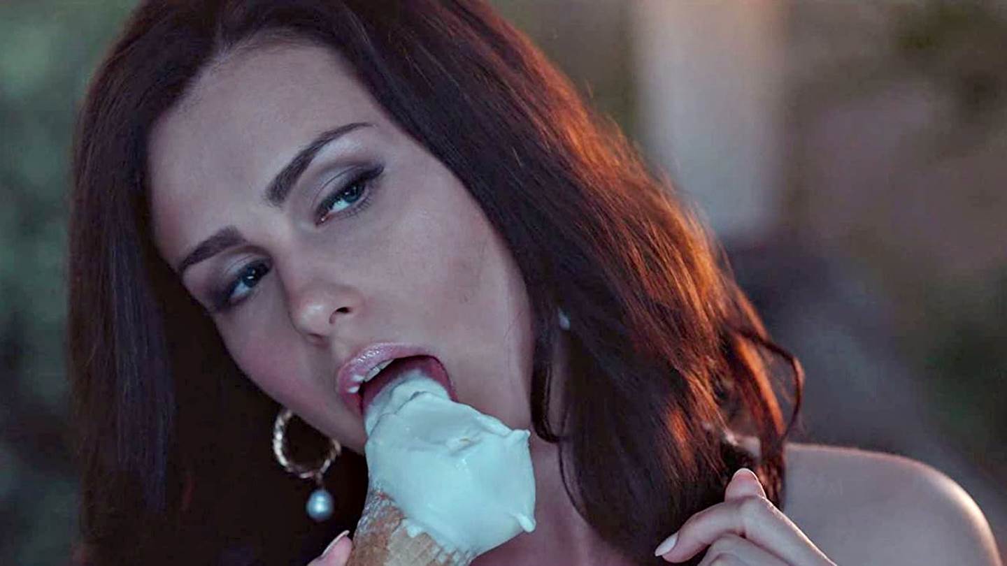 Anna Maria Sieklucka, η νέα θηλυκή εμμονή