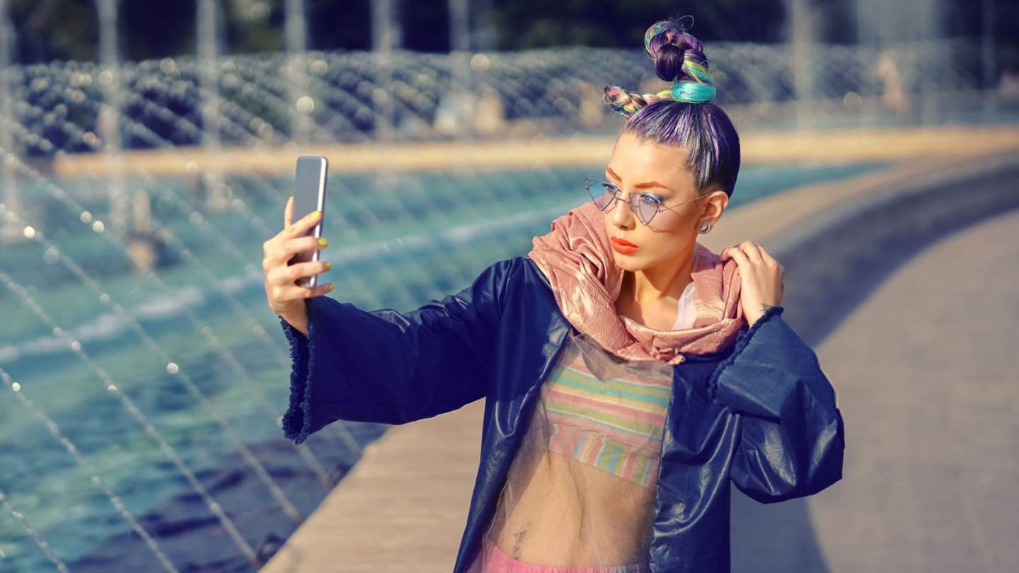 Βοηθός Influencer: Η χειρότερη δουλειά στον κόσμο