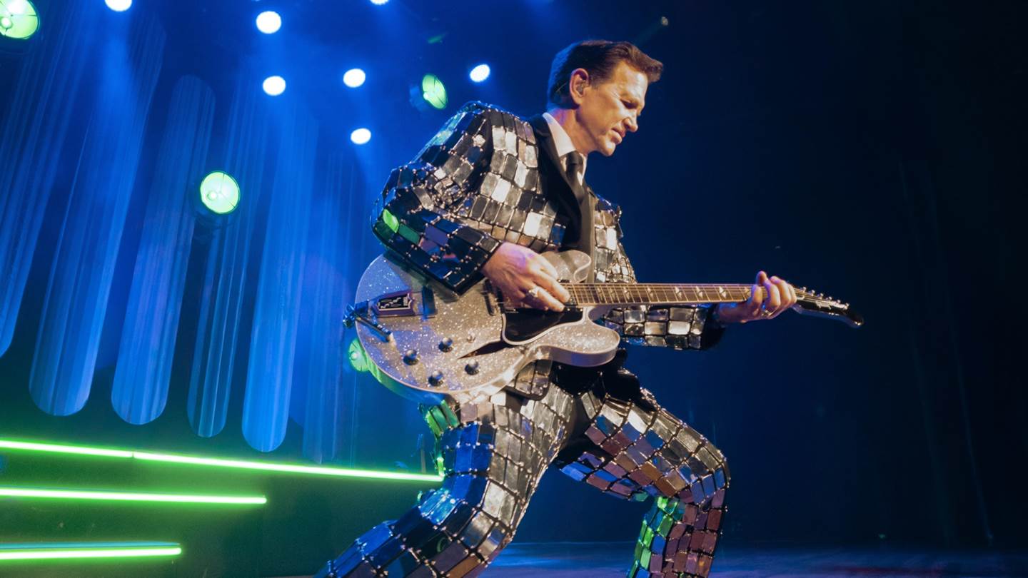 O Chris Isaak έρχεται για ένα special show στην Αθήνα