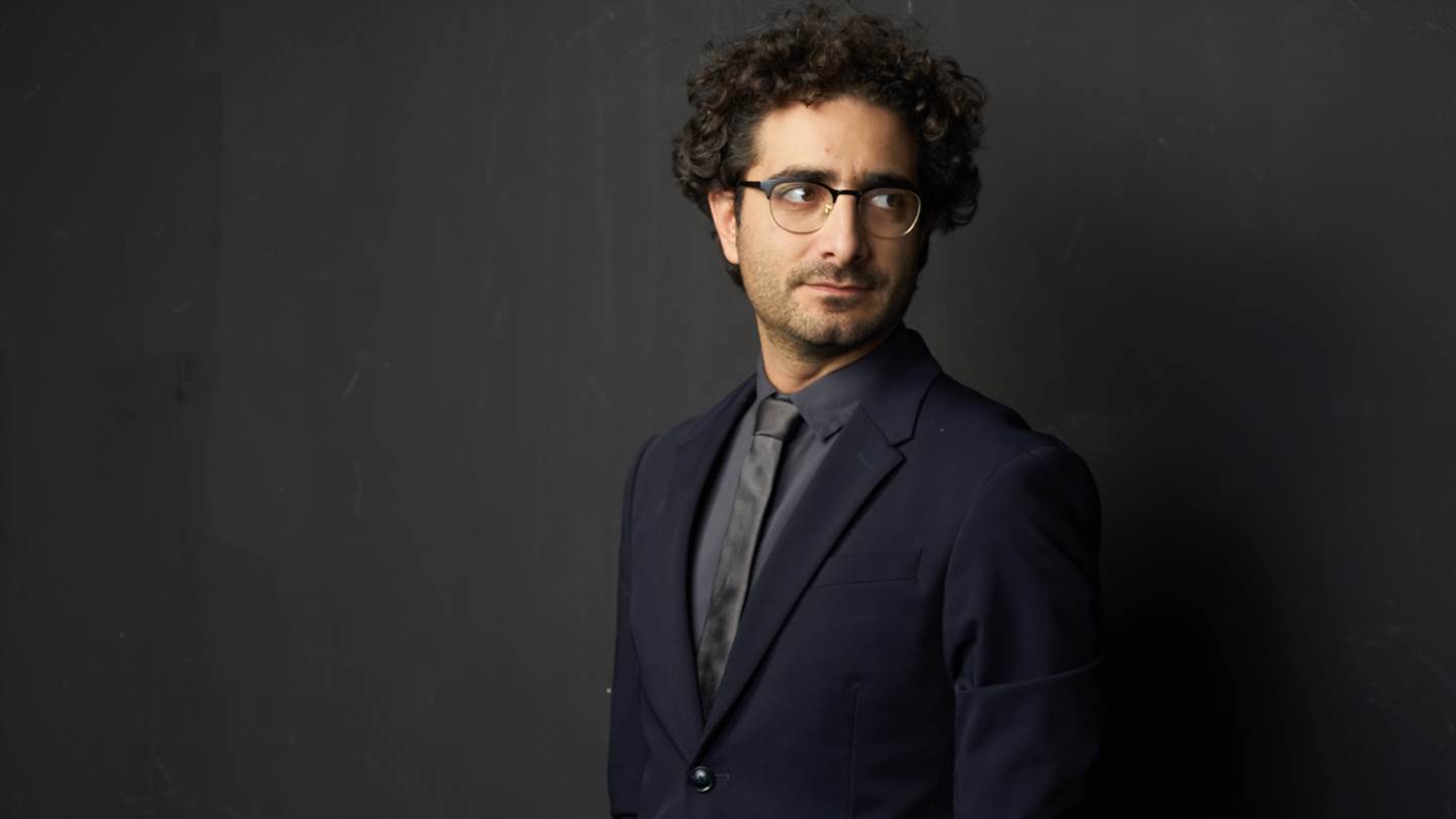 O Λάμπρος Φισφής και η παράσταση 'Πολύ καλύτερα τώρα' στο Ωδείο Ηρώδου του Αττικού