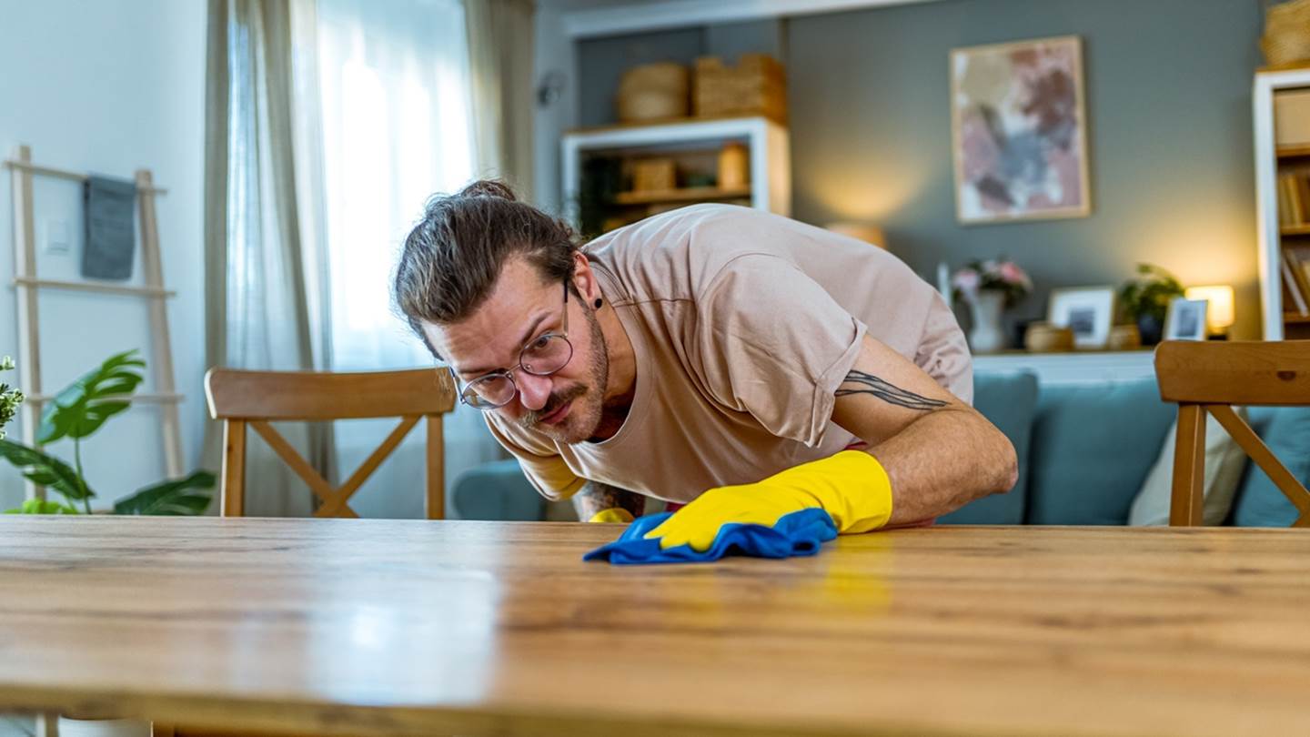 Μύθοι και αλήθειες για τη σκόνη για να την ξεφορτώνεσαι πιο εύκολα