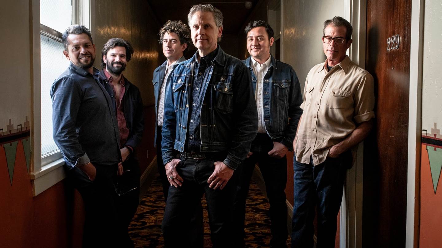 Ένα roadtrip με τους Calexico