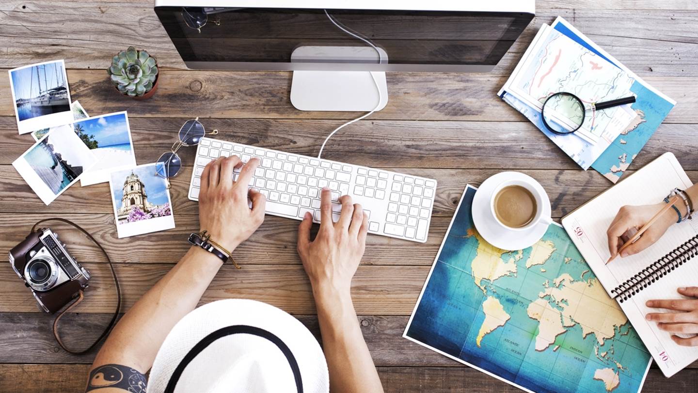 Πότε δεν πρέπει να κλείσεις τις διακοπές σου για να μη σε 'γδάρουν'