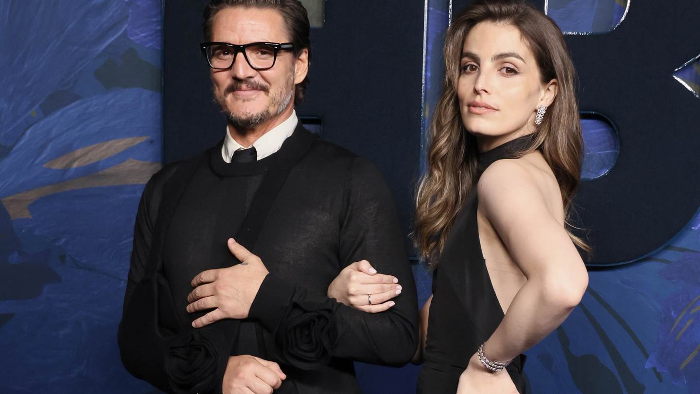 Όλοι μιλούν για την καλλονή αδερφή του Pedro Pascal