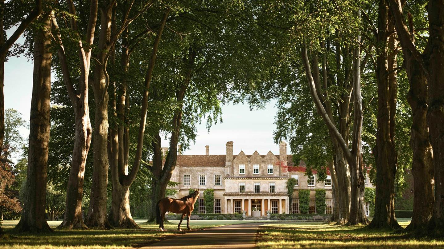 Η Emblems Collection καταφθάνει στο Ηνωμένο Βασίλειο με το Luckham Park Hotel & Spa