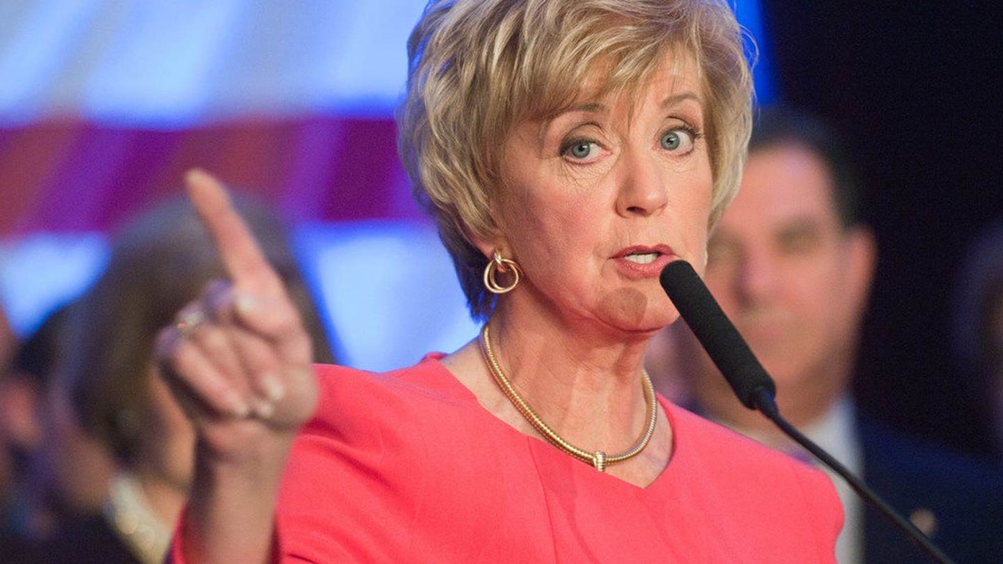 Μια φορά κι έναν καιρό, η υπουργός Παιδείας του Trump Linda McMahon έπαιζε ξύλο σε αγώνες του WWE (video)