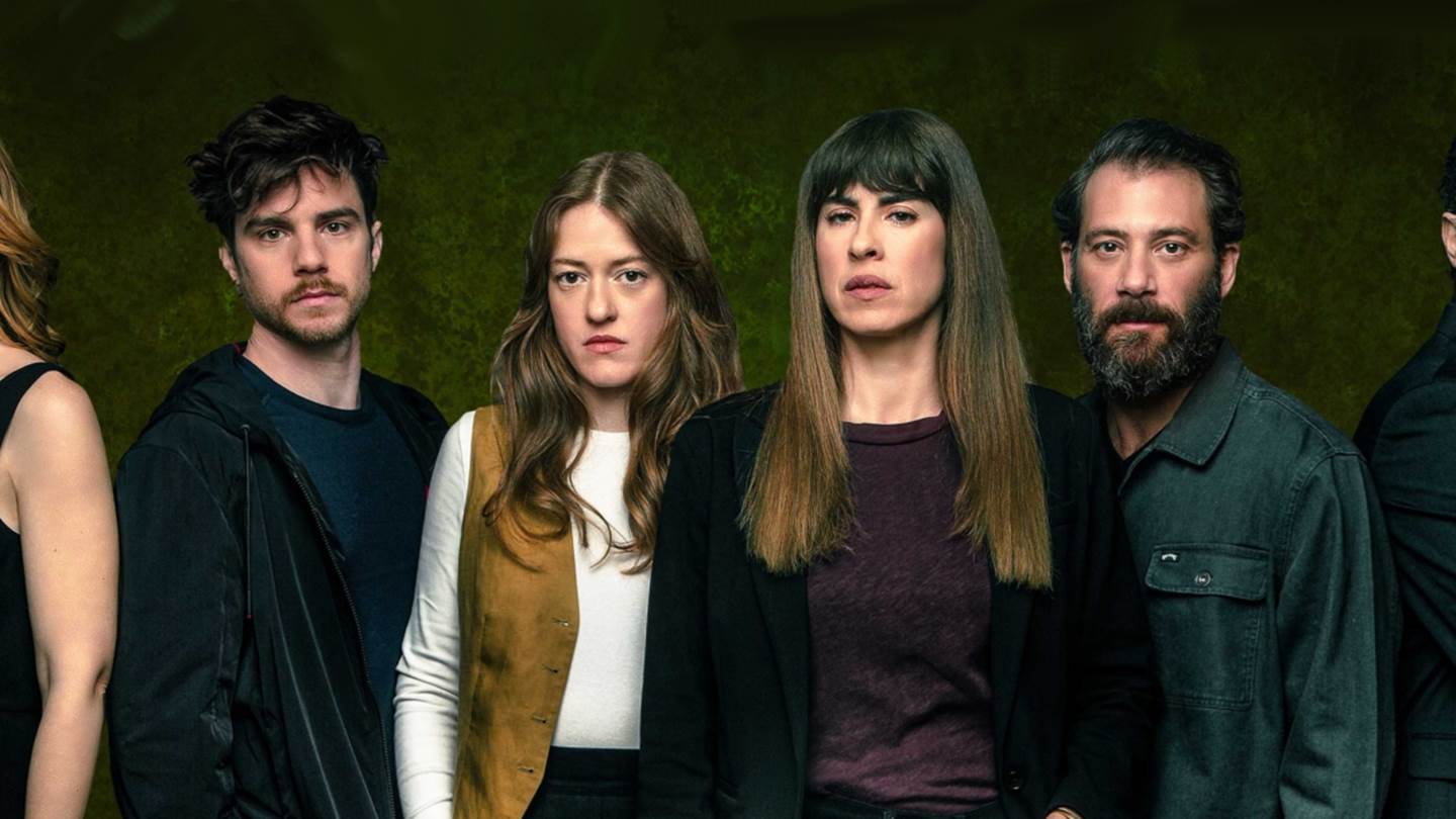 'Μαύροι Πίνακες', η σειρά που έγινε viral μέσα σε ένα βράδυ