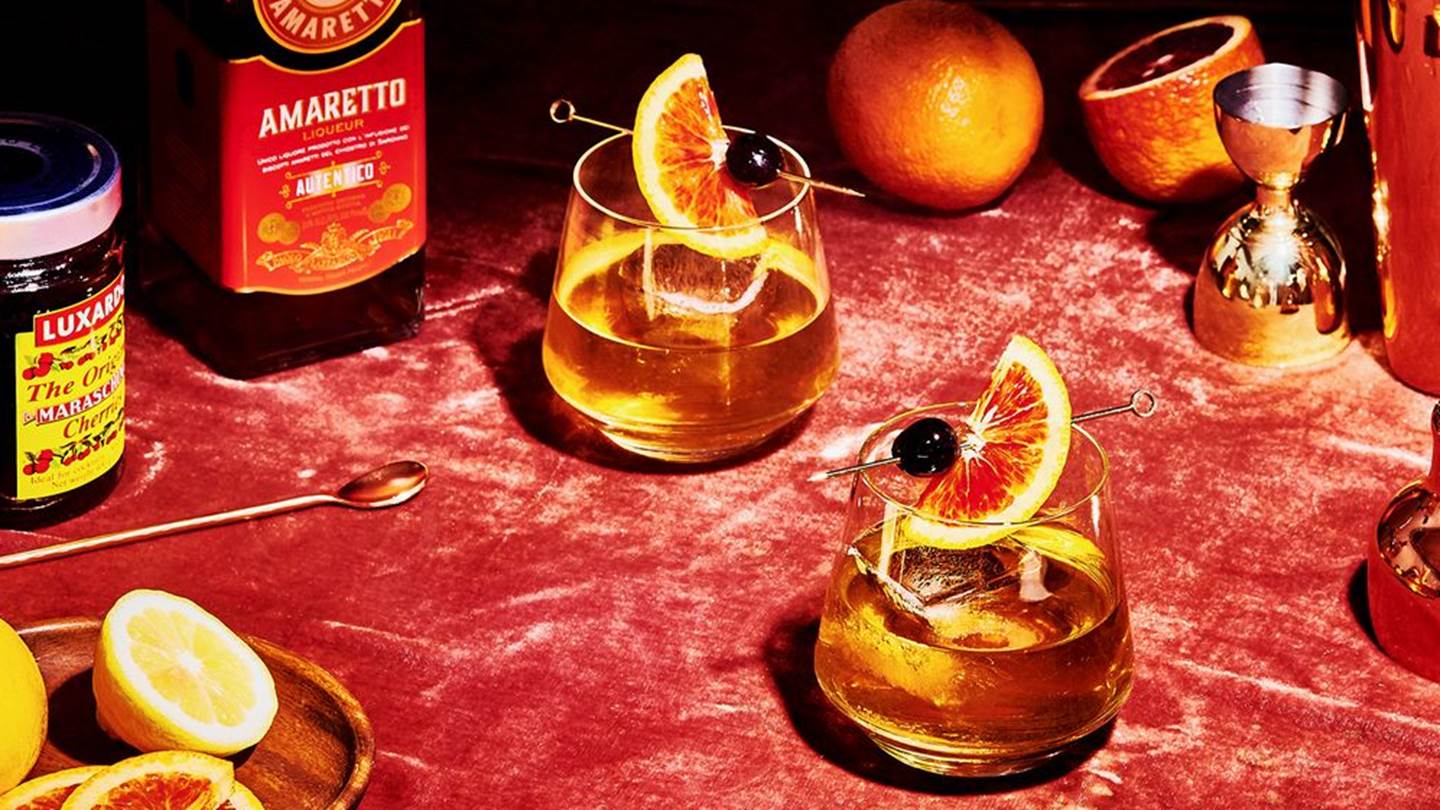 Η ιστορία και η συνταγή του Amaretto Sour