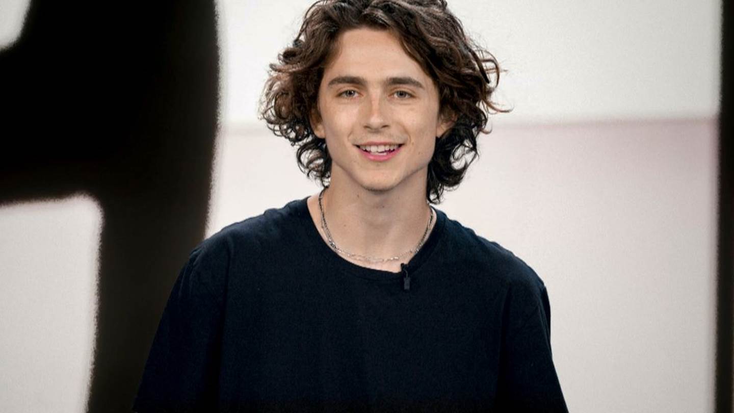 O Timothée Chalamet φορά το σπορ μπουφάν που όλοι θέλουμε