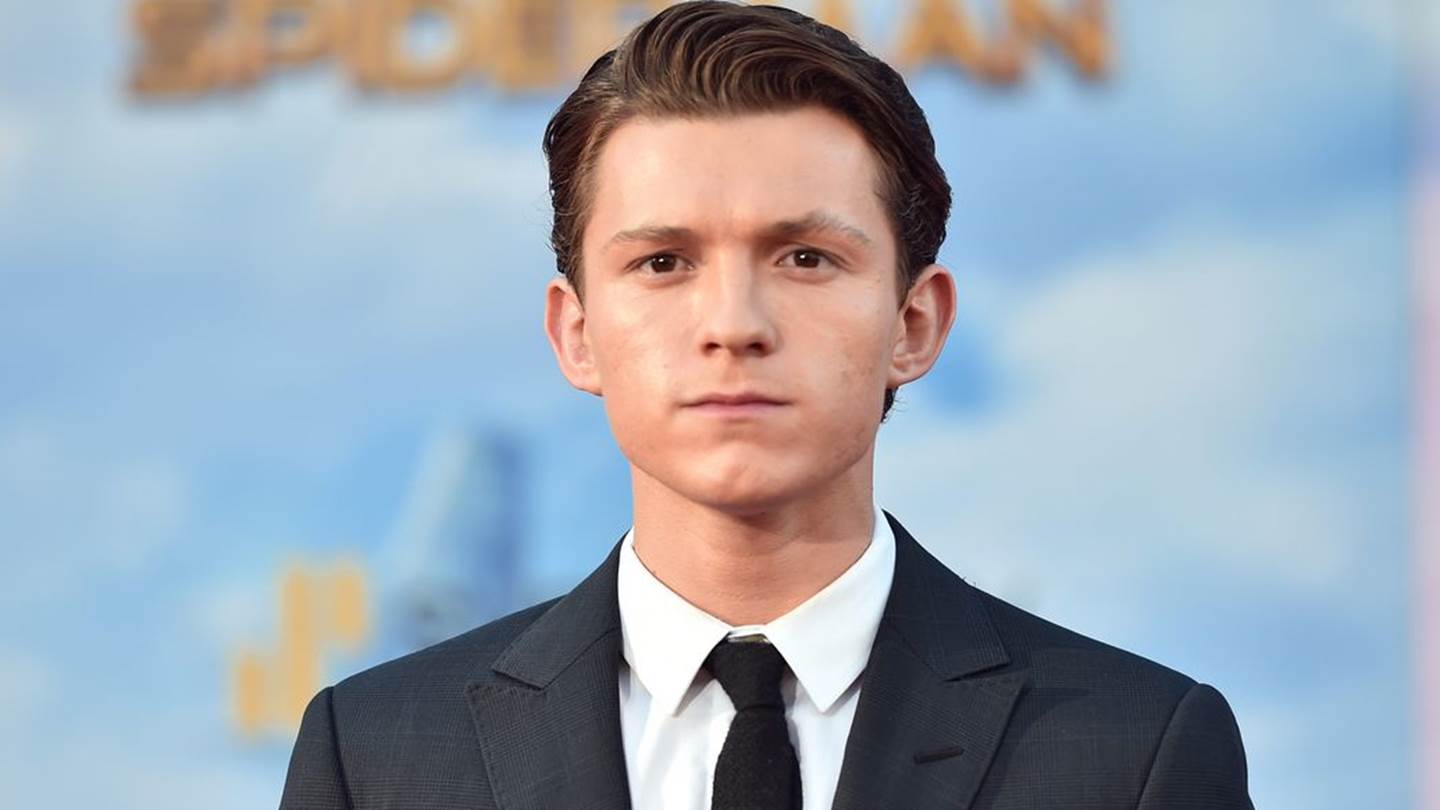 Πώς θα σου φαινόταν ο Tom Holland σαν νεαρότερος James Bond;