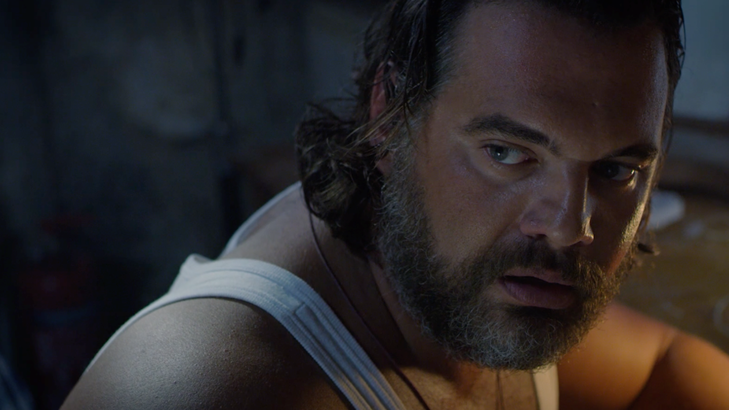 Ο Theo Alexander μένει μόνιμα εδώ