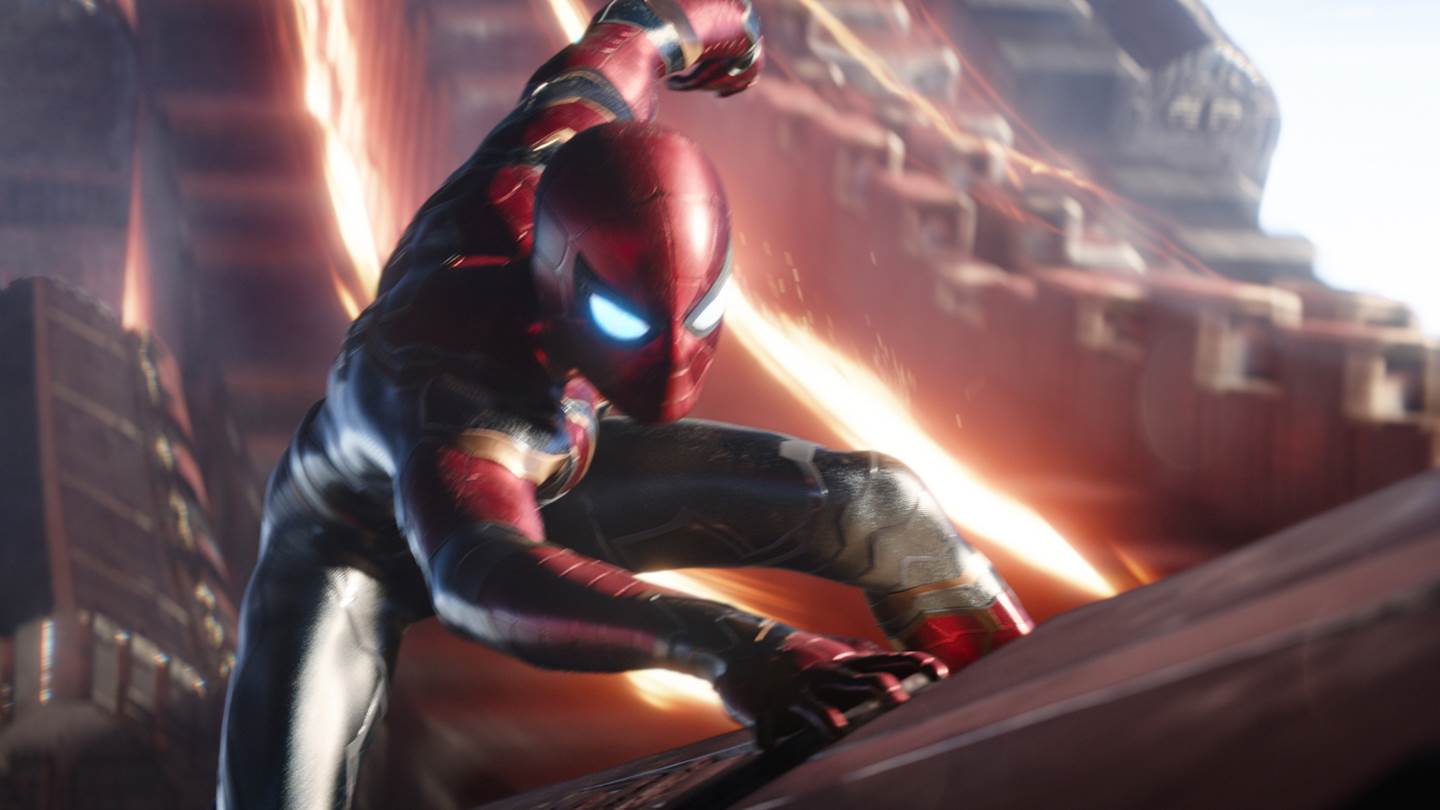 Σειρά για την άτυπη κόντρα μεταξύ Marvel και DC ετοιμάζουν οι αδερφοί Russo